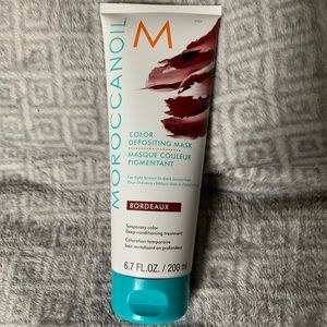 Moroccan Oil Color Mask in Bordeaux
